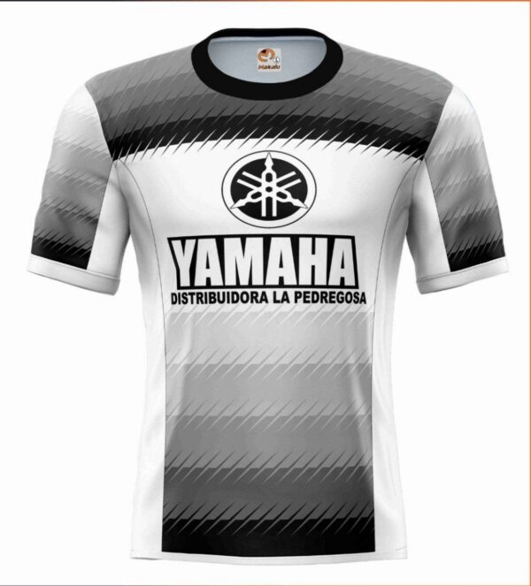 corto y polera