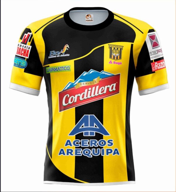 corto y polera